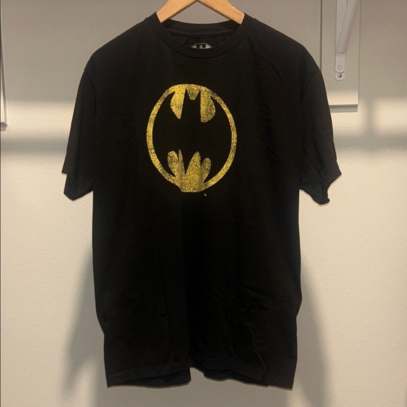 DC Comics Black and Yellow Batman Logo Tee - Picture 3 of 5